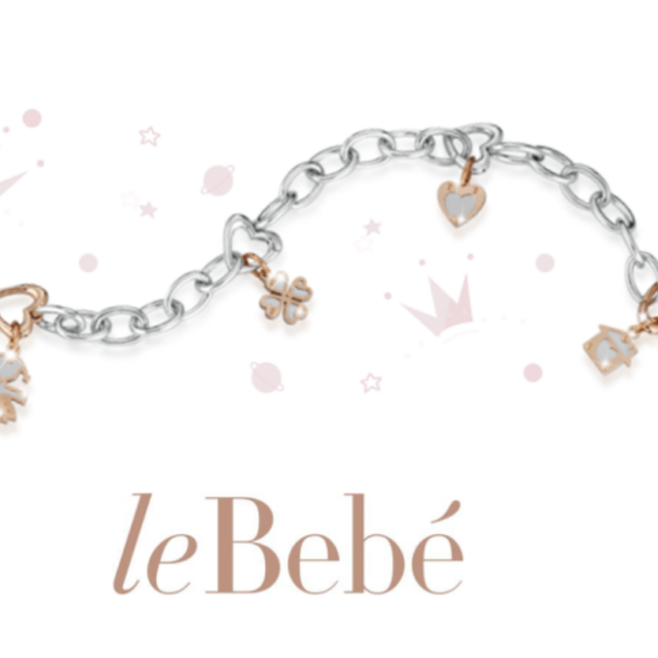 LE BEBÉ FIERA DI ESSERE MAMMA